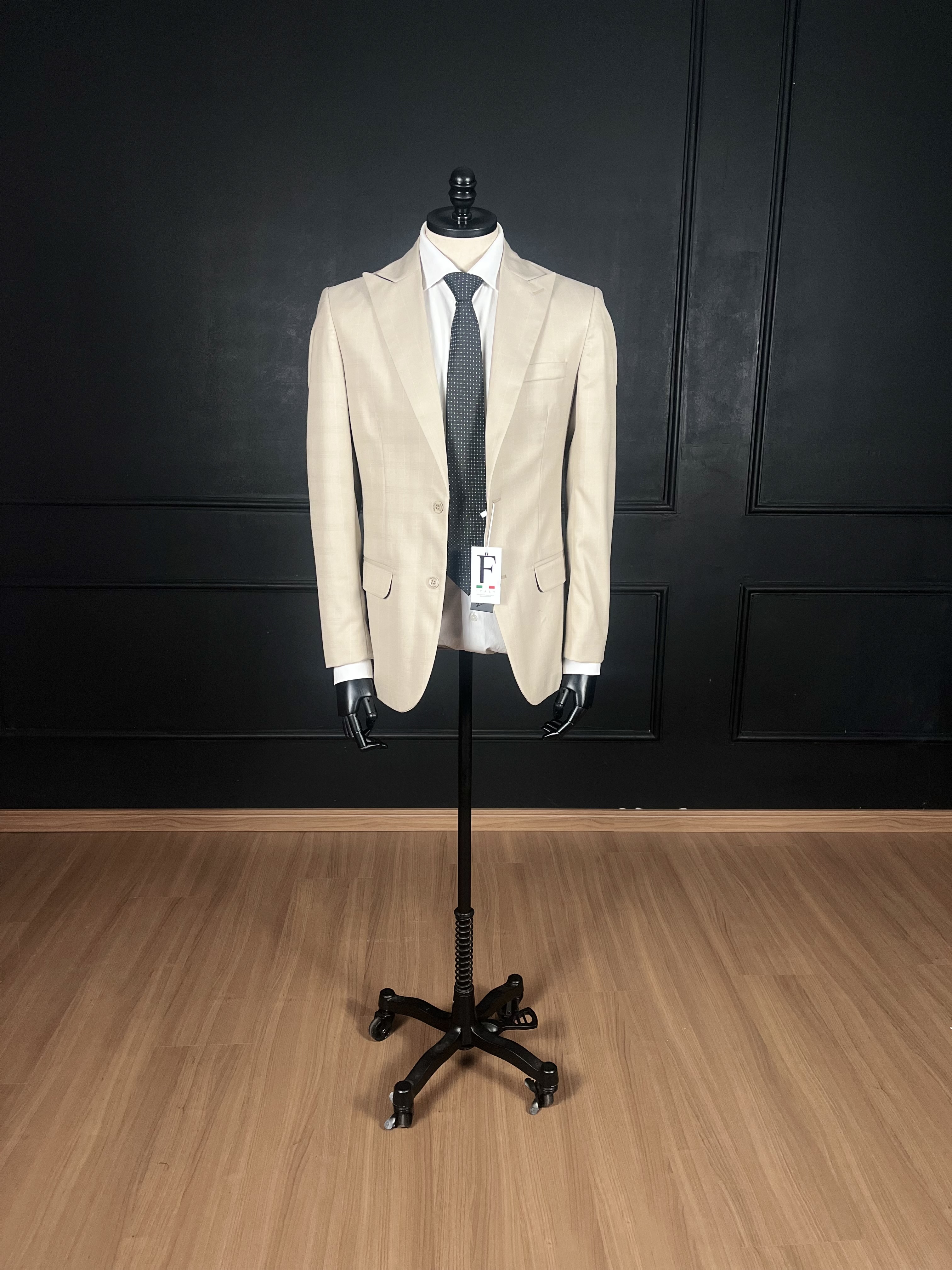 Costume Poliviscose Lapela de Bico